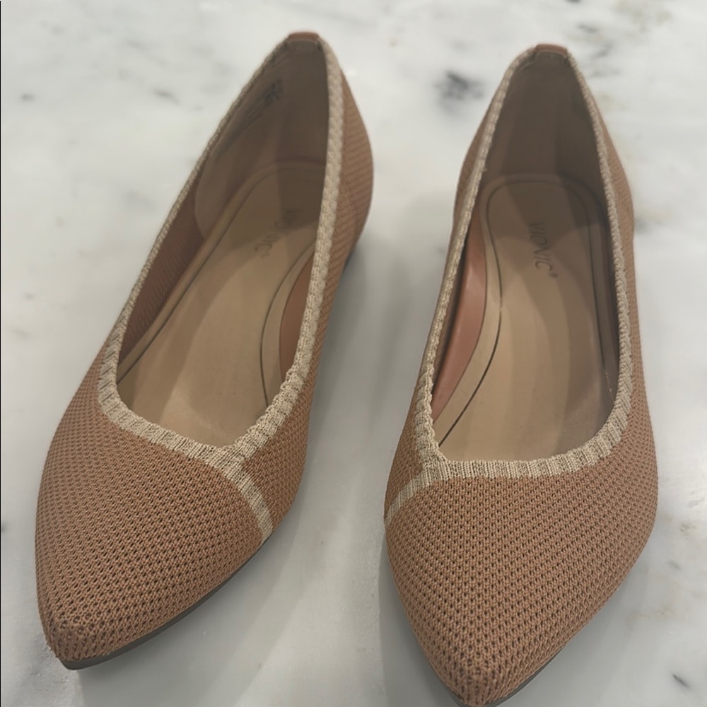 Women's Tan Flats